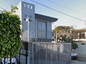 Casa en Venta en Jardines Del Valle Zapopan