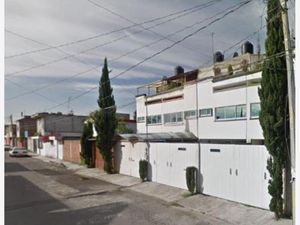 Casa en Venta en Arboledas de Loma Bella Puebla