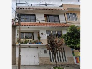 Casa en Venta en Las Aguilas Nezahualcóyotl