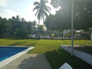 Terreno de 717 m2 en venta en Residencial Club de Golf Villa Rica. ALVARADO, VER