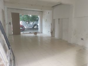 Casona Antigua  frente a la clinica Mérida para remodelar