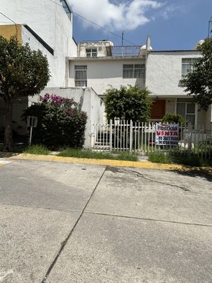 Casa  en Venta para remodelar en excelente Residencial con vigilancia.