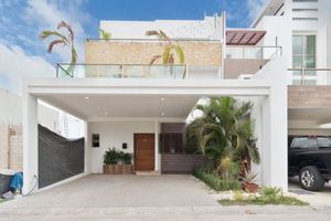 Hermosa casa en el mejor Fraccionamiento de Cancún!