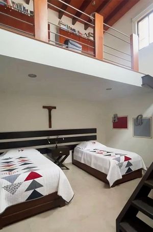 "ELEGANTE CASA REMODELADA EN  CIUDAD BUGAMBILIAS"