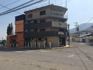 Edificio para Oficinas, Bodega, Uso Habitacional