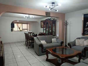 Casa en Venta en Colonia San Angel  con Recamaras en Plata Baja