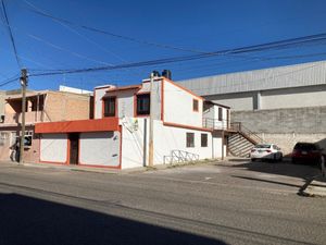 Casa en Venta sobre Avenida en Fraccionamiento Valle del Mezquital