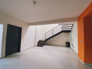 Casa en venta en residencial Español con recamara en planta baja