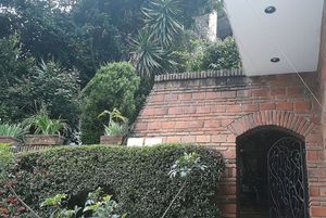 Casa en venta en Bosques de las Lomas para remodelar