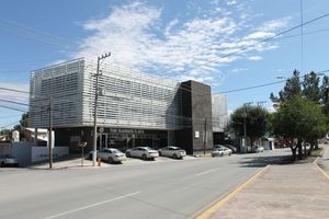 Edificio en renta de oficinas sobre Blvd. Pedro Figueroa