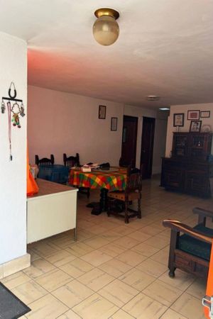 Privada en VENTA con 8 departamentos en Zona Centro