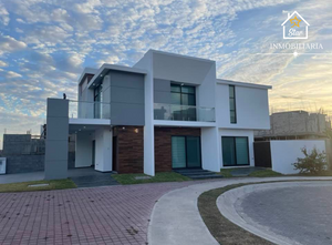 Espectacular casa en venta PARAISO MARINA