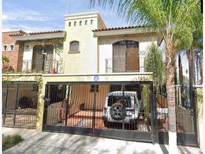 Casa en Venta en Real de Valdepeñas II Zapopan