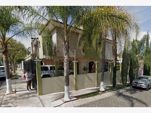 Casa en Venta en Real de Valdepeñas II Zapopan