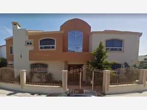 Casa en Venta en Loma Dorada Ensenada