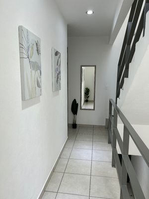 Casa amueblada en Renta en Condominio con amenidades , Adara Qro Mex