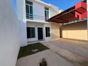 HERMOSA CASA UBICADA EN PRIVADA SIAN KA´AN