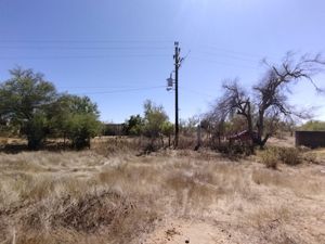 Terreno en esquina La Cabaña San Pedro, EN RENTA