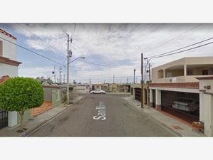 Casa en venta en avenida Mar de la Plata 000, Villas del Palmar, Mexicali,  Baja California, 21378. Colegio Mon Ruyz, Mercado Super Nichy's, Iglesia  Bautista El Sembrador