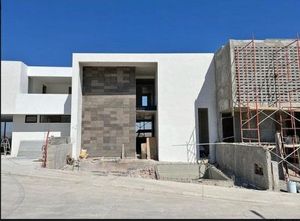 CASA EN LOMALTA, TRES MARÍAS recamara en planta baja