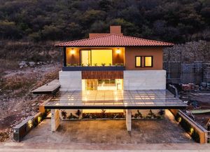 CASA EN CAMPO DE GOLF ALTOZANO CON ESPECTACULAR VISTA PANORÁMICA, ESTRENA LA CAS