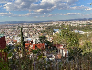 TERRENO EN RESIDENCIAL BOSQUES, ALTOZANO