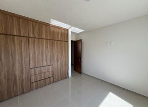 CASA NUEVA EN VENTA FRACC. LOMALTA, MORELIA CASA CLUB, GIMNASIO, ETC. ZONA DE HO