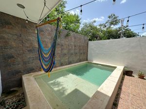 CASA EN VENTA 3 RECAMARAS CON ALBERCA EN CHICHI SUÁREZ MERIDA YUCATÁN