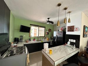 CASA EN VENTA 3 RECAMARAS CON ALBERCA EN CHICHI SUÁREZ MERIDA YUCATÁN