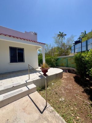 Casa en renta en circuito Colonias una planta.