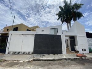 Casa en renta a media cuadra de Av. Cámara de Comercio, Mérida