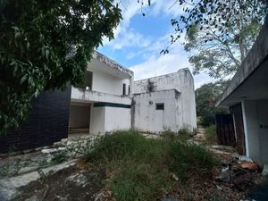 OPORTUNIDAD Terreno en venta en esquina en García Ginerés Mérida