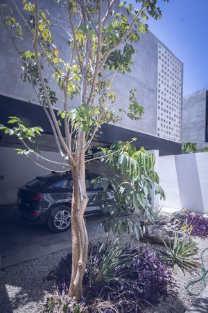 Casa en Venta con paneles solares en Cholul en Mérida Yucatán.