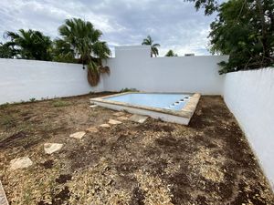 Casa en renta a media cuadra de Av. Cámara de Comercio, Mérida