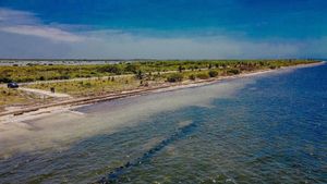 En Venta Terrenos frente a playa en Santa Clara Yucatán.