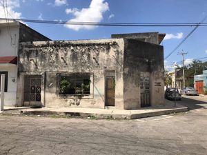 Venta Casa Centro esquina Barrio Santiago para Remodelar