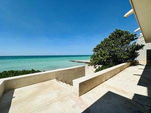 Casa en Venta frente al mar en Chuburna Puerto Yucatán.