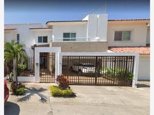 Casa en Venta en Residencial Fluvial Vallarta Puerto Vallarta