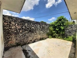 EN VENTA CASA EN COL. GARCIA GINERES EN ESQUINA PARA REMODELAR