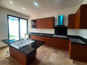 EN VENTA CASA EN PRIV. UNICA  CARRETERA MERIDA PROGRESO KM 12