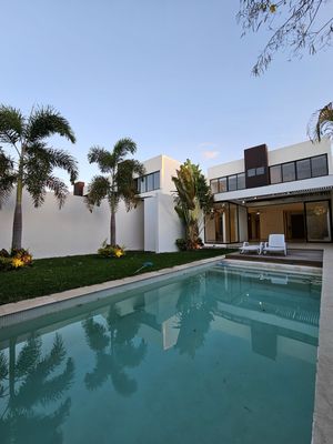 CASA EN VENTA, TEMOZÓN NORTE. 4 RECAMARAS, ENTREGA INMEDIATA