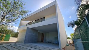 Casa en Venta en Privada Yucatan  Country Club Merida