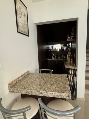 Linda casa en venta con habitación principal en PB