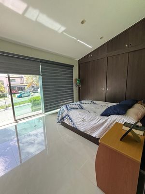 Linda casa en venta con habitación principal en PB