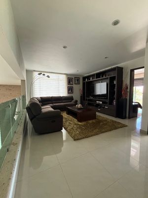 Linda casa en venta con habitación principal en PB