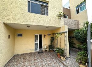 Casas en venta en Jardines de La Cruz, Guadalajara, Jal., México, 44950