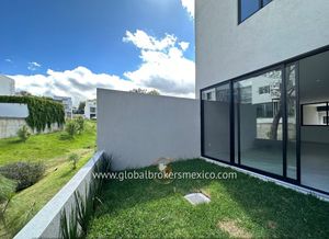 Casa Nueva en Venta en Coto Madeiras 2, Capital Norte, Zapopan, Jalisco