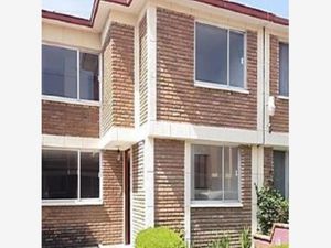 Casa en Venta en Santa Cruz Metepec