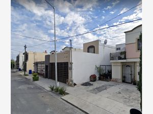 Casa en venta en SIERRA DE SAN JAVIER 8006, Sierra Morena, Guadalupe, Nuevo  León, 67190. Colegio Andalucia, KidsTown, Sucursal Eloy Cavazos