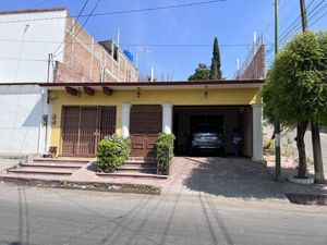 Se vende casa en esquina en la Col. Benito Juárez muy cerca de la carretera que